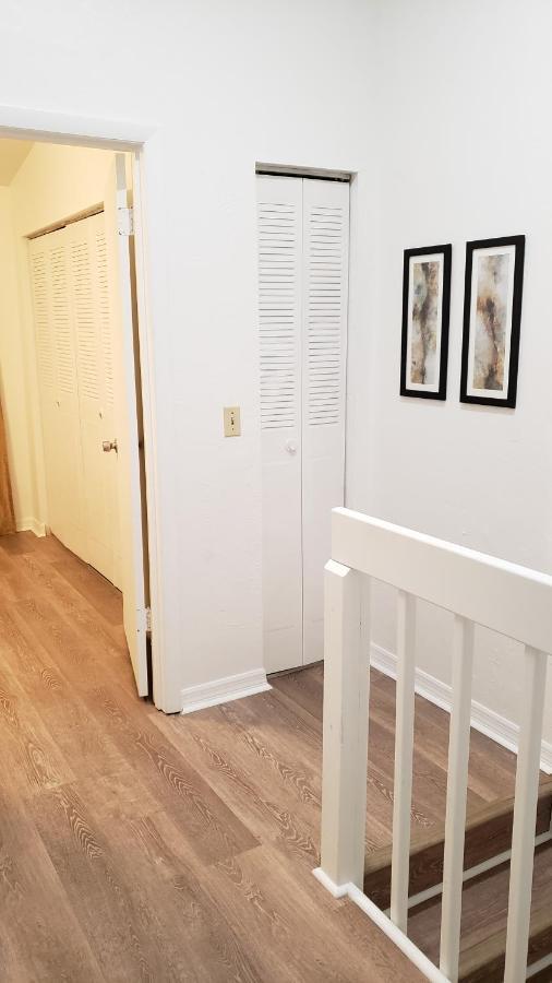 Beautiful Townhouse 2 Bedrooms 1 And A Half Bathrooms Next To Butler Plaza 1 Mile To Uf Gainesville Exterior foto